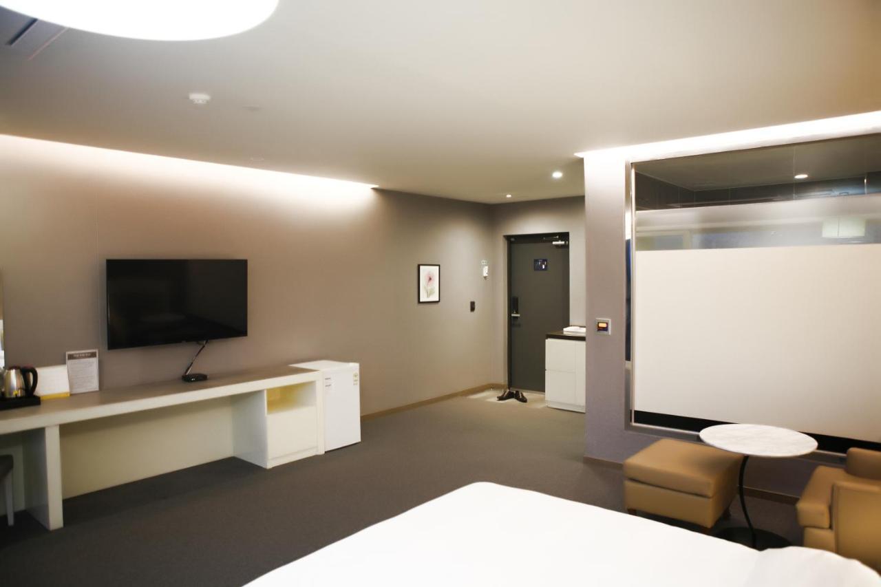 Incheon Stay Hotel Экстерьер фото