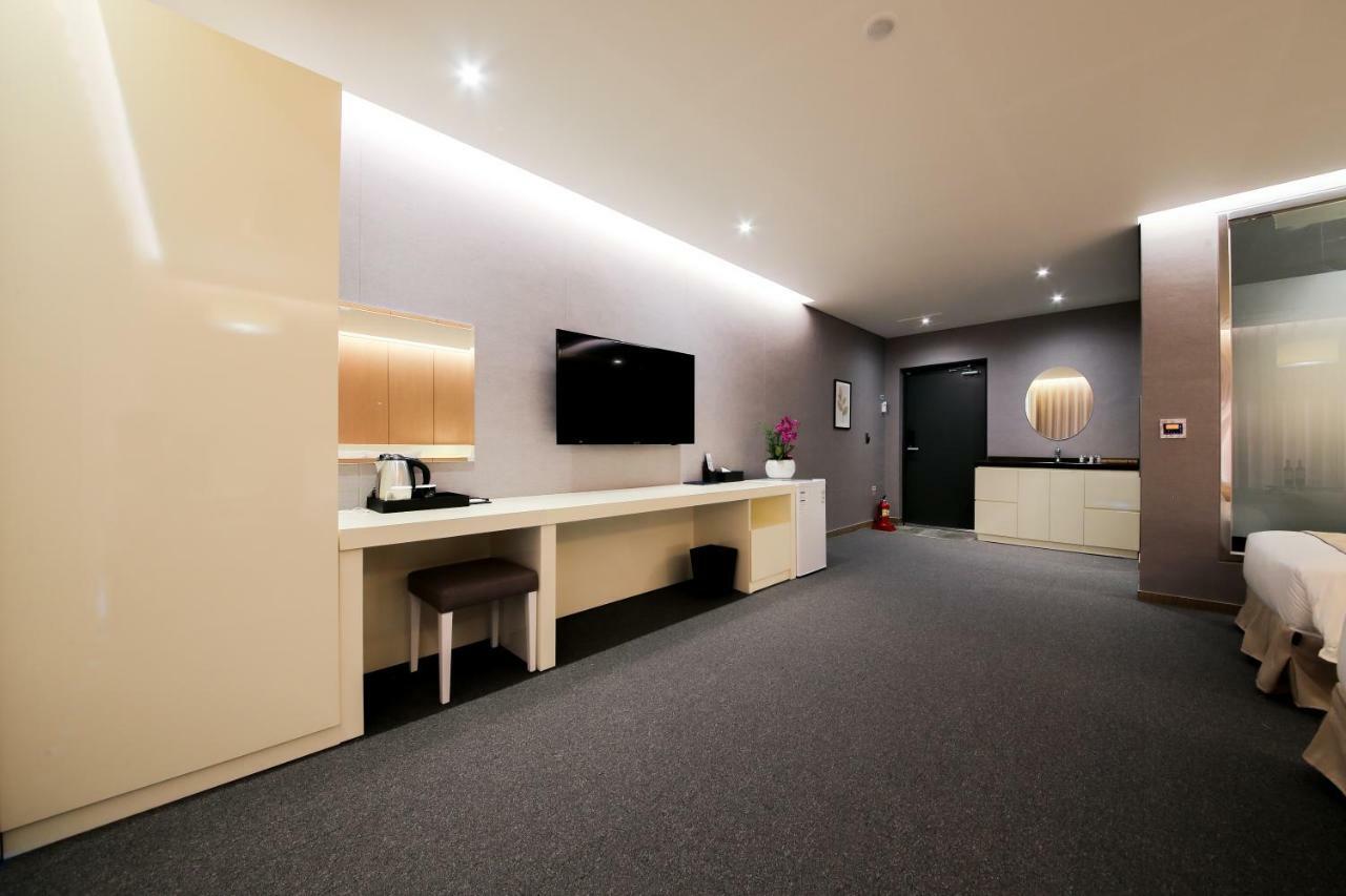 Incheon Stay Hotel Экстерьер фото